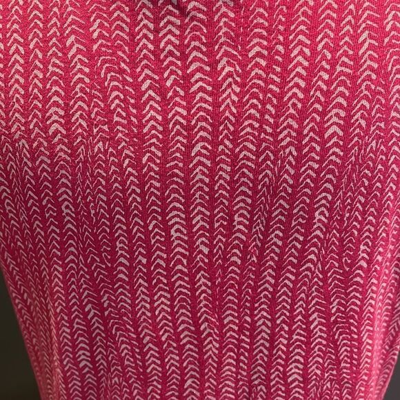 fresh produce pink/white print a-line v neck sleeveless midi. Neckline detail. - Picture 5 of 6